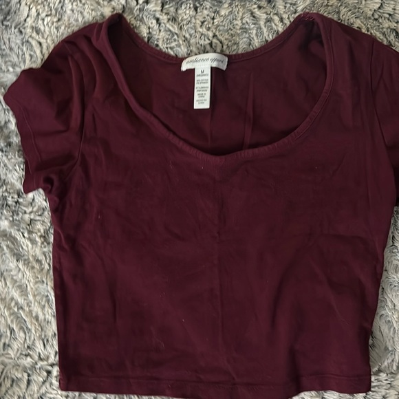 **NEVER WORN** womens ambiance apparel olive ole burgundy crop top size medium - Picture 1 of 1